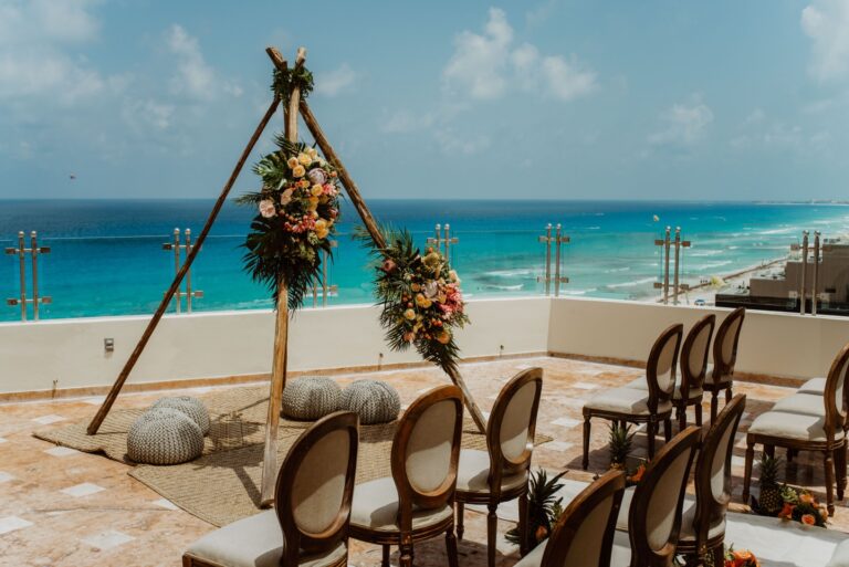 121000Sandos Cancun Weddings min 0 768x513