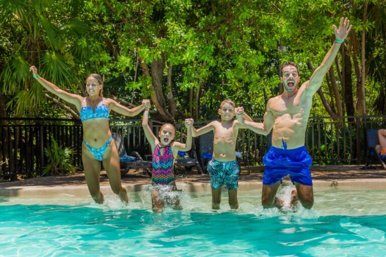 Sandos Caracol Tortuga Pool 14 min 1 1 768x512