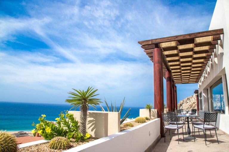 Sandos Finisterra Whale Watchers Bar 11 768x512