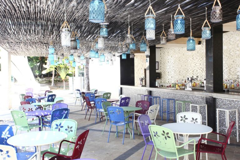 Sandos Playacar Bars 01 min 768x512