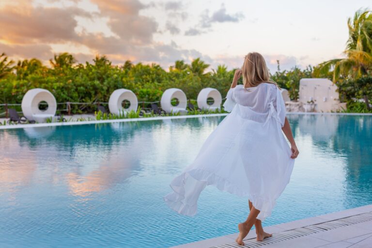 Sandos Playacar Main Pool 26 23 min 768x512