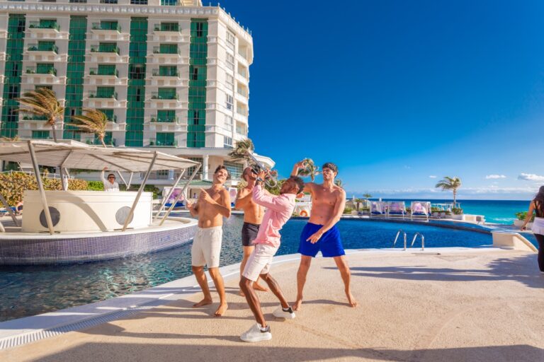 Sandos cancun Pool 38 0 768x512