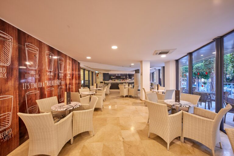 sandos griego cafeteria 768x512